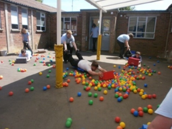 Sidestrand pupils playing happy hippos